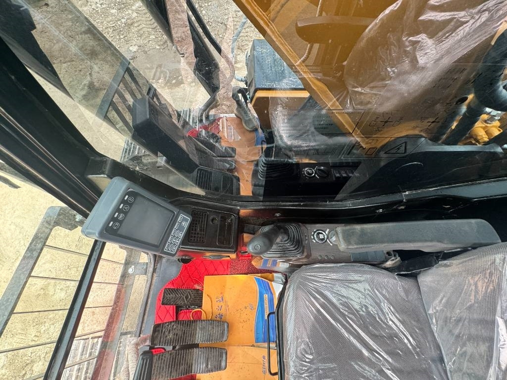 Sany SY 215 H - 履带式挖掘机:图4 Sany SY 215 H - 履带式挖掘机:图4