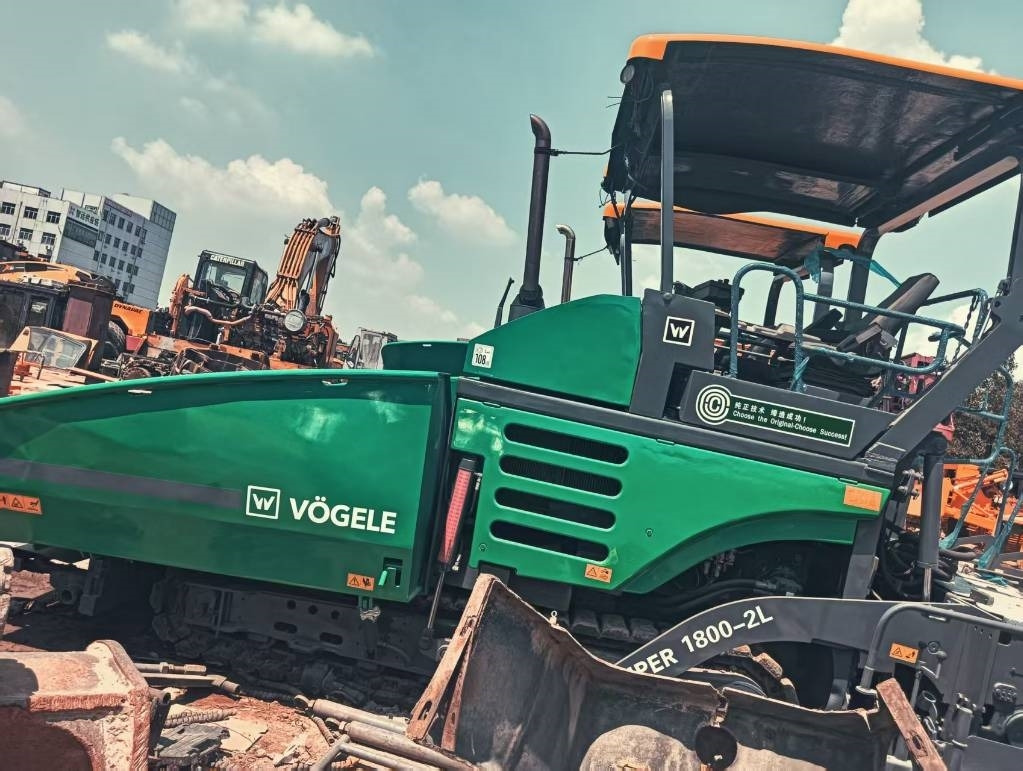 Vögele 1800-3 - 沥青铺路机:图2 Vögele 1800-3 - 沥青铺路机:图2