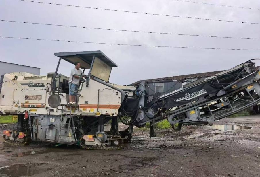 Wirtgen 1900DC - 冷铣刨机:图1 Wirtgen 1900DC - 冷铣刨机:图1