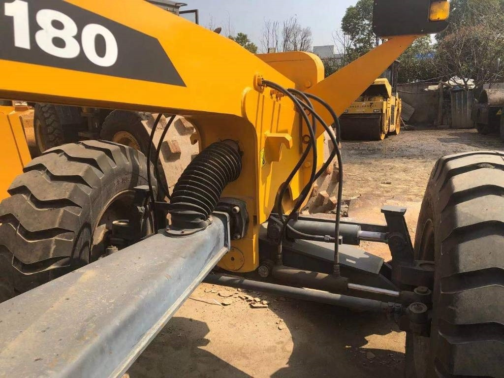 XCMG GR 180 - 履带式挖掘机:图5 XCMG GR 180 - 履带式挖掘机:图5