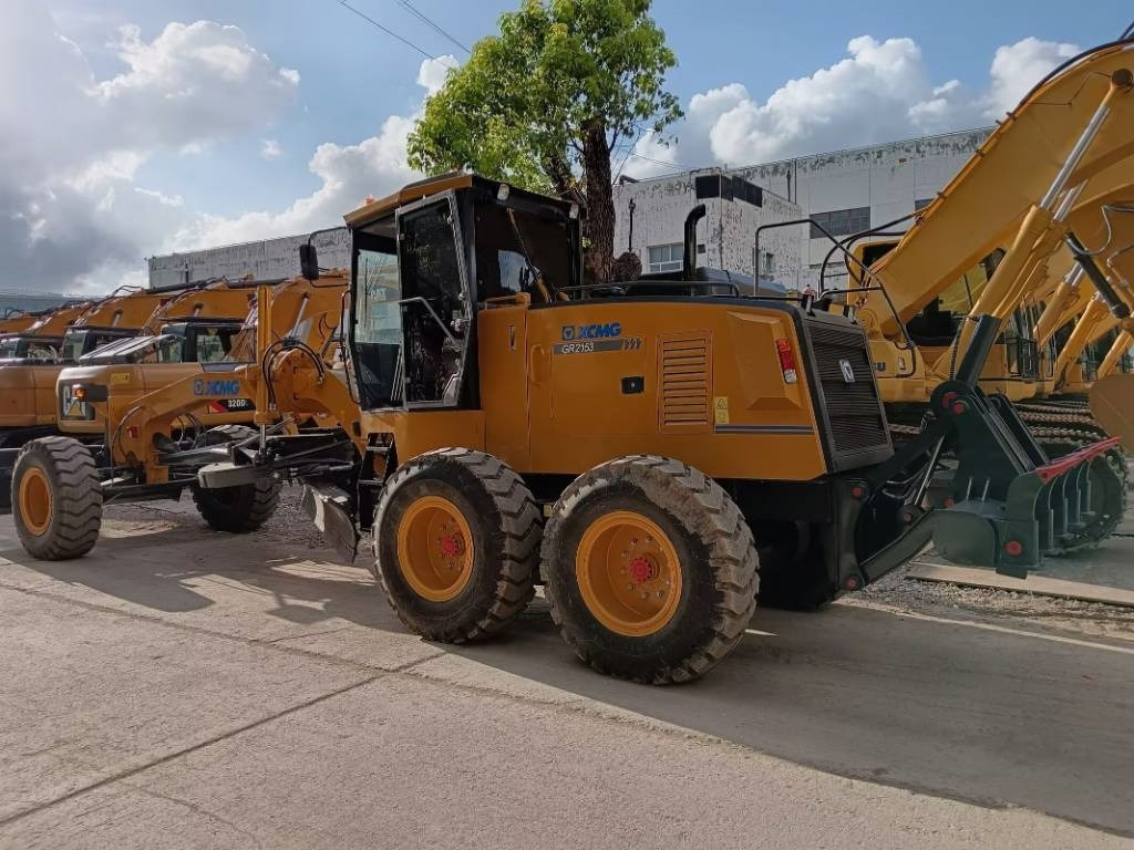 XCMG GR 2153 - 平路机:图3 XCMG GR 2153 - 平路机:图3