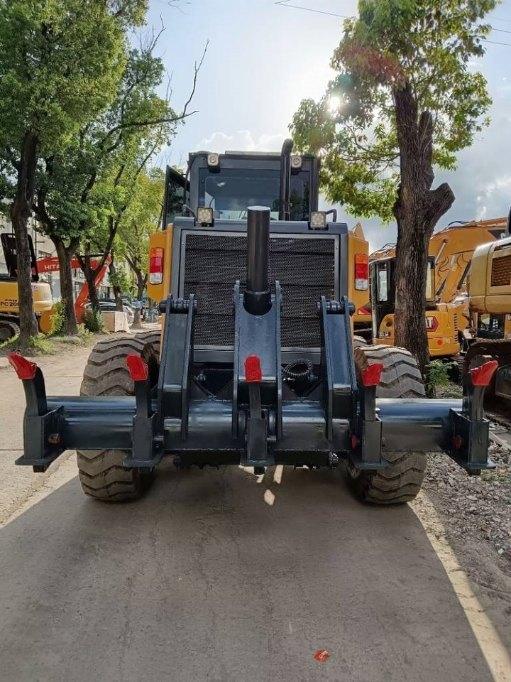 XCMG GR 2153 - 平路机:图2 XCMG GR 2153 - 平路机:图2