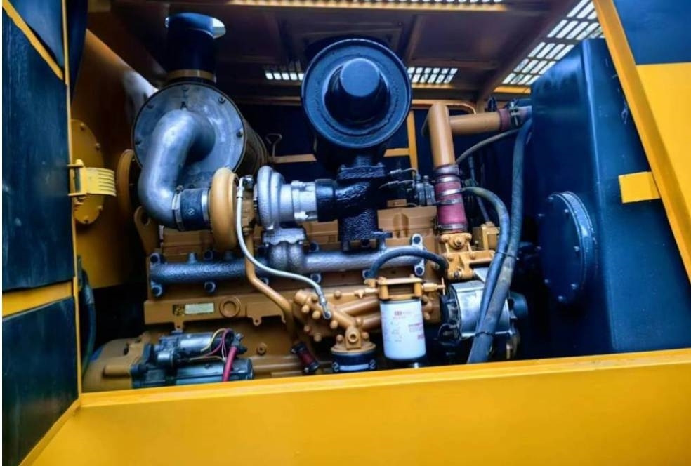 XCMG GR 2153 - 平路机:图2 XCMG GR 2153 - 平路机:图2