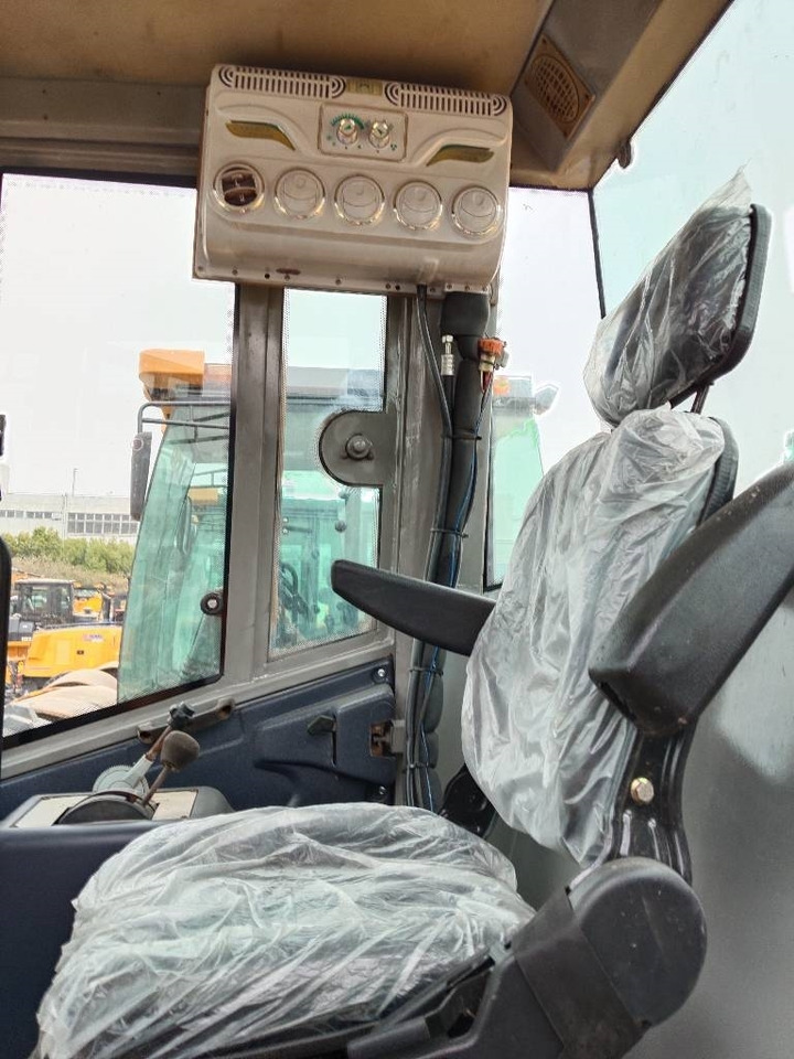 XCMG XS 203 J - 履带式挖掘机:图5 XCMG XS 203 J - 履带式挖掘机:图5