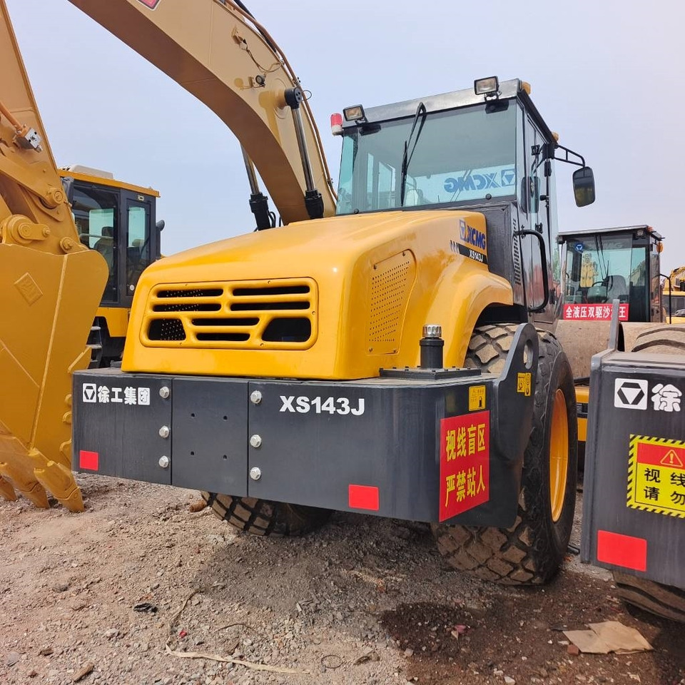 XCMG XS143J - 履带式挖掘机:图3 XCMG XS143J - 履带式挖掘机:图3