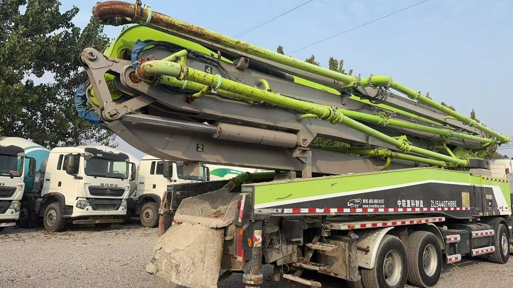 Zoomlion ZLJ 5336 THB - 翻斗拖车:图5 Zoomlion ZLJ 5336 THB - 翻斗拖车:图5