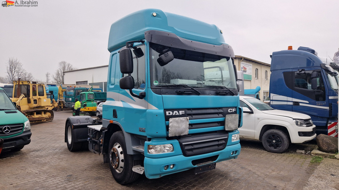 Daf FT CF 2x Nebenantrieb, Kipphydraulik deutsches Fahrzeug, fehlerfrei im Display - 牵引车:图3 Daf FT CF 2x Nebenantrieb, Kipphydraulik deutsches Fahrzeug, fehlerfrei im Display - 牵引车:图3