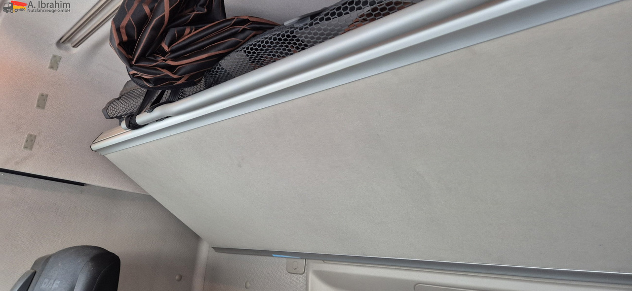 Daf XF 450 FAR Edscha Liftachse auch als Komplettzug !! - 侧帘卡车:图4 Daf XF 450 FAR Edscha Liftachse auch als Komplettzug !! - 侧帘卡车:图4
