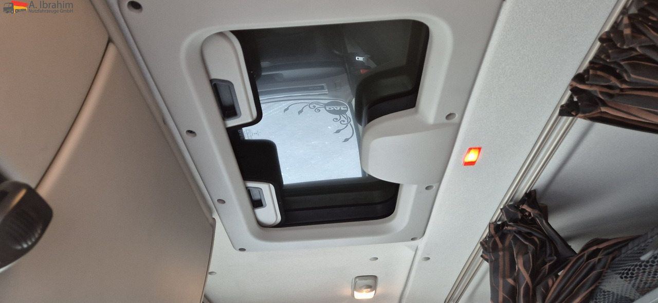 Daf XF 450 FAR Edscha Liftachse auch als Komplettzug !! - 侧帘卡车:图5 Daf XF 450 FAR Edscha Liftachse auch als Komplettzug !! - 侧帘卡车:图5