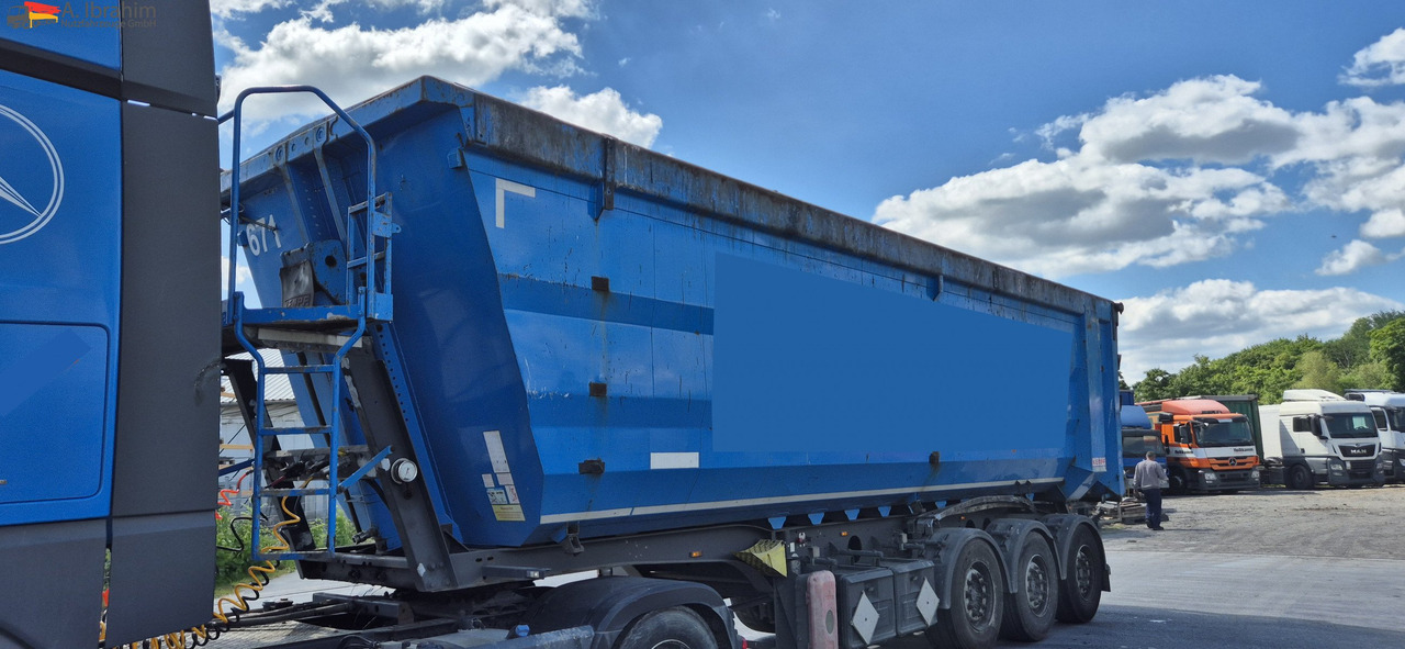 Kempf SKM 35/3 Leichter Schaden am Heck voll fahrbereit. - 翻斗半拖车:图1 Kempf SKM 35/3 Leichter Schaden am Heck voll fahrbereit. - 翻斗半拖车:图1