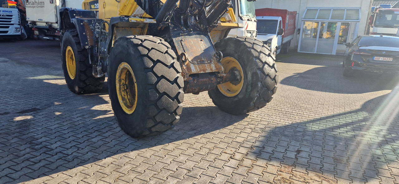 Komatsu WA 200 technisch ok. technische Wartung beim Komatsu Service - 轮式装载机:图3 Komatsu WA 200 technisch ok. technische Wartung beim Komatsu Service - 轮式装载机:图3