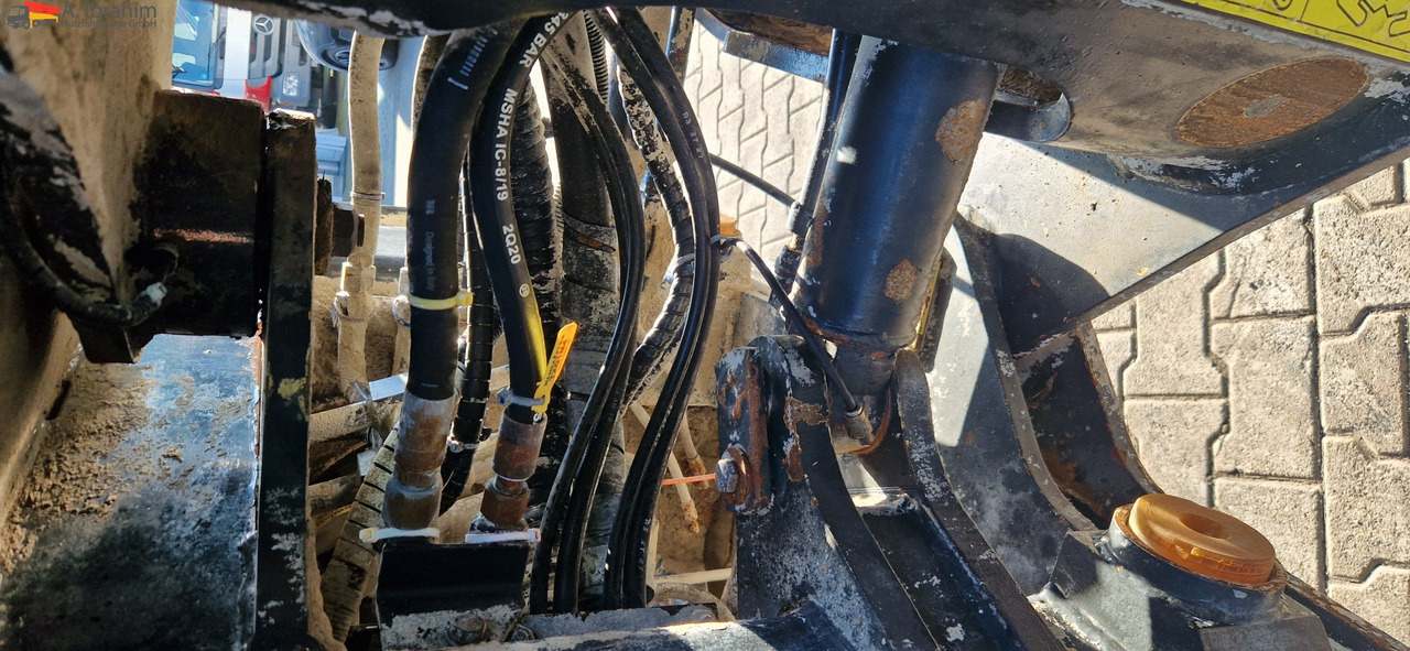 Komatsu WA 200 technisch ok. technische Wartung beim Komatsu Service - 轮式装载机:图4 Komatsu WA 200 technisch ok. technische Wartung beim Komatsu Service - 轮式装载机:图4
