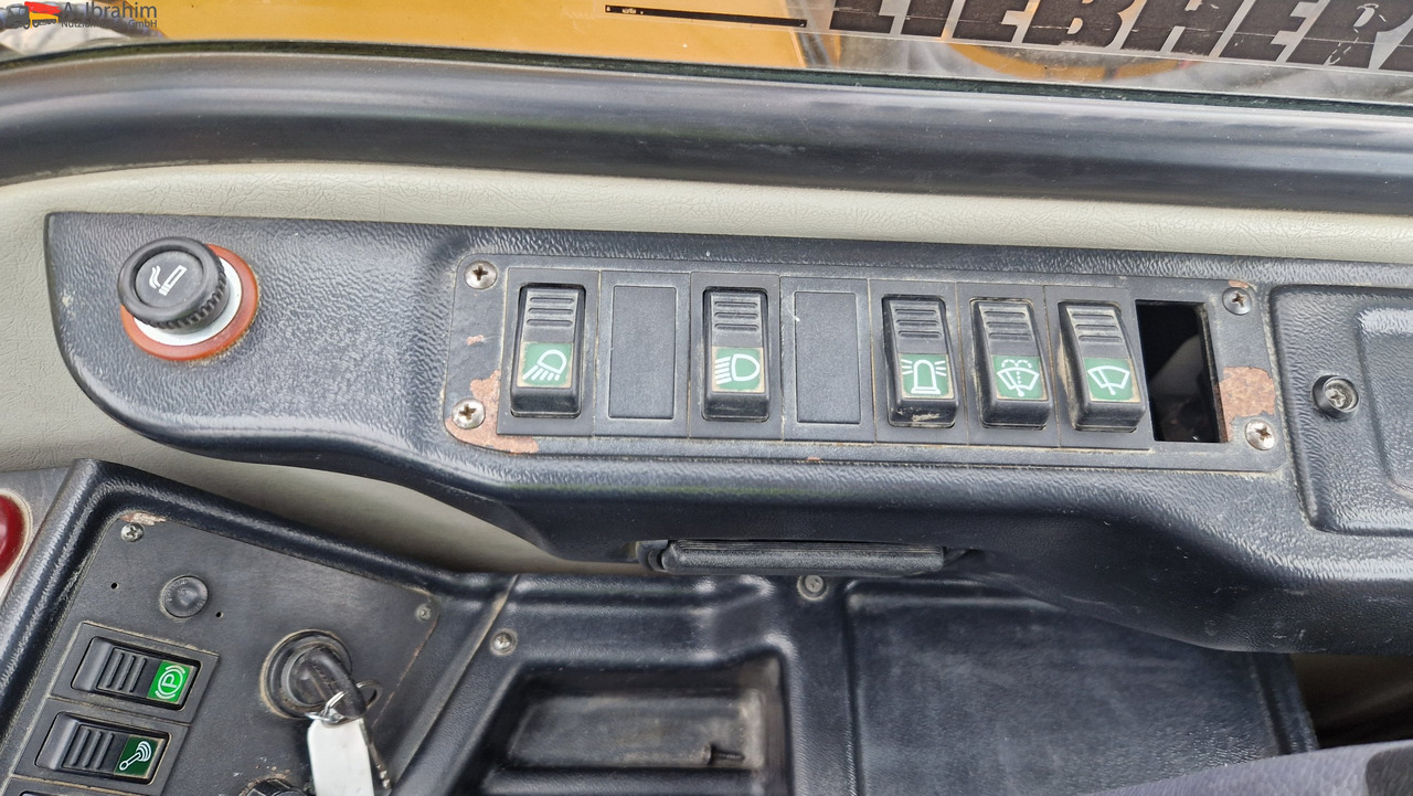 Liebherr A316 Schnellwechsler, Hammerverrohrung, Verstellausleger Deutz Motor - 小型挖掘机:图2 Liebherr A316 Schnellwechsler, Hammerverrohrung, Verstellausleger Deutz Motor - 小型挖掘机:图2