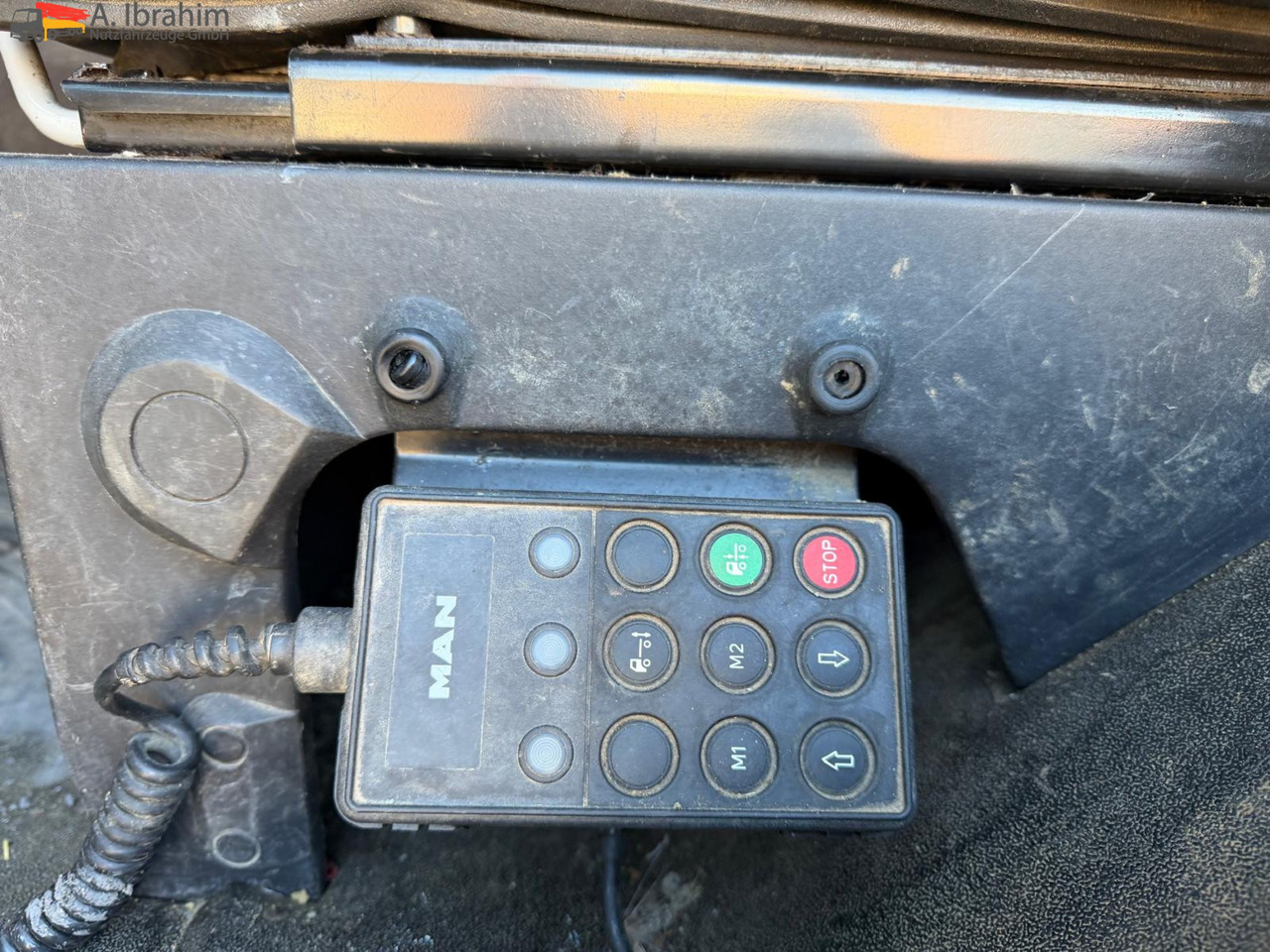 MAN 26.464 6x4 | Retarder | Klima | Schaltgetriebe | 3 Pedals - 牵引车:图4 MAN 26.464 6x4 | Retarder | Klima | Schaltgetriebe | 3 Pedals - 牵引车:图4