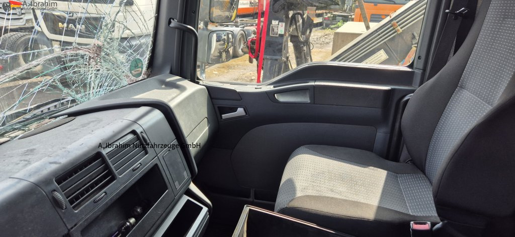 MAN TGL 8.150 4X2 BL Unfallschaden bedingt fahrbereit, Motor ok - 小型货车:图2 MAN TGL 8.150 4X2 BL Unfallschaden bedingt fahrbereit, Motor ok - 小型货车:图2