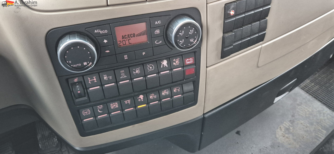 MAN TGX 26.460 Vario-Rahmen deutsches Fahrzeug. ohne Wechselbrücke - 侧帘卡车:图2 MAN TGX 26.460 Vario-Rahmen deutsches Fahrzeug. ohne Wechselbrücke - 侧帘卡车:图2