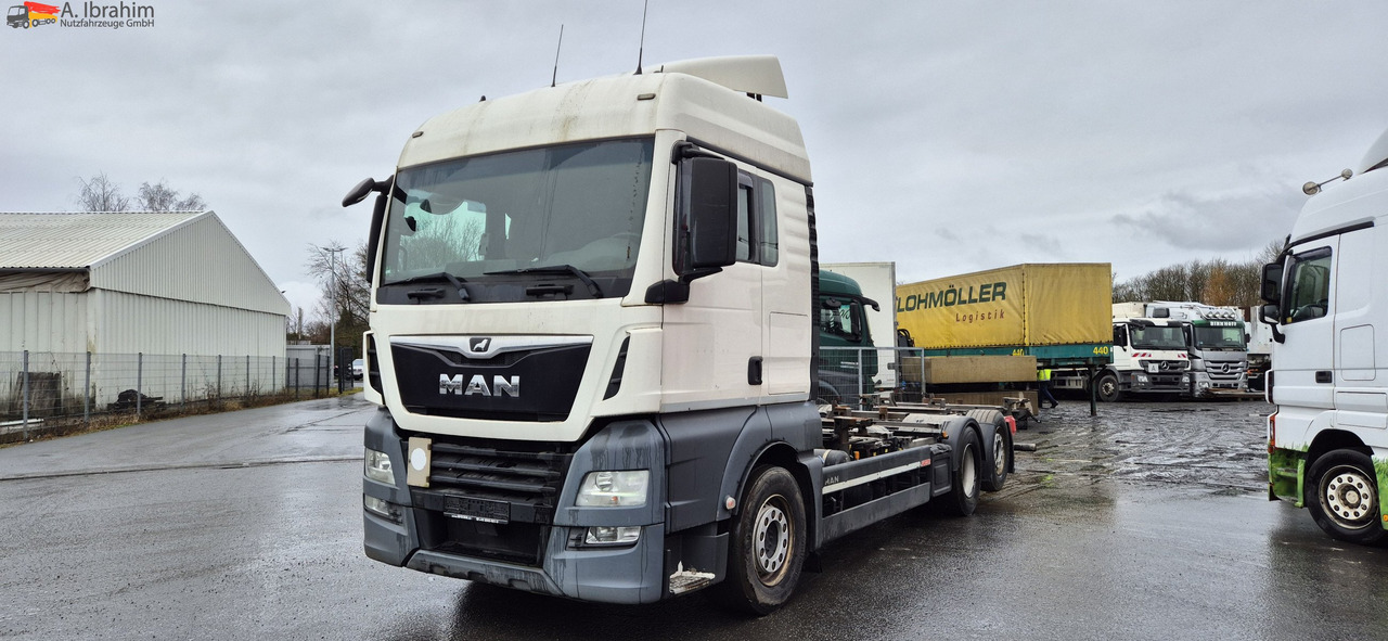 MAN TGX 26.460 Vario-Rahmen deutsches Fahrzeug. ohne Wechselbrücke - 侧帘卡车:图1 MAN TGX 26.460 Vario-Rahmen deutsches Fahrzeug. ohne Wechselbrücke - 侧帘卡车:图1