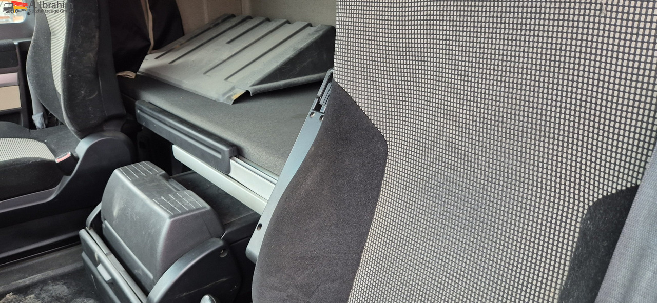 MAN TGX 26.460 Vario-Rahmen deutsches Fahrzeug. ohne Wechselbrücke - 侧帘卡车:图3 MAN TGX 26.460 Vario-Rahmen deutsches Fahrzeug. ohne Wechselbrücke - 侧帘卡车:图3