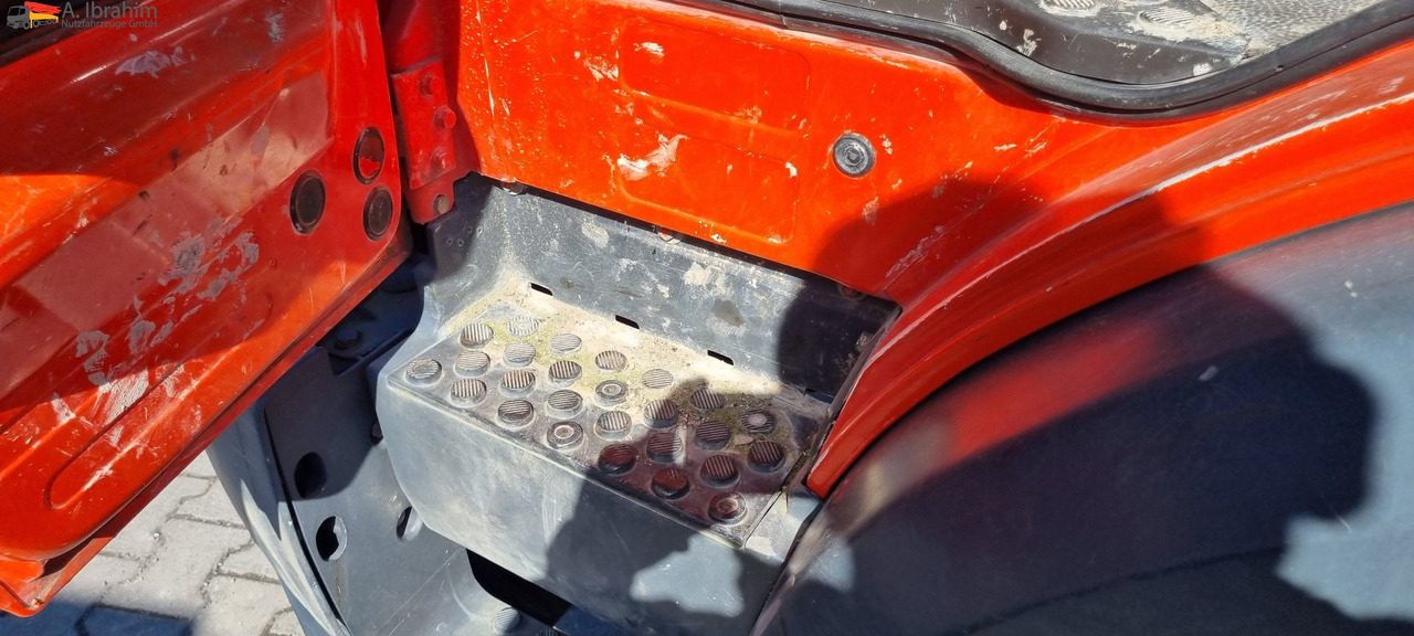 Mercedes-Benz 1722 Dachdeckerkran Cormach 30000 TECH, - 起重车, 栏板式/ 平板卡车:图5 Mercedes-Benz 1722 Dachdeckerkran Cormach 30000 TECH, - 起重车, 栏板式/ 平板卡车:图5