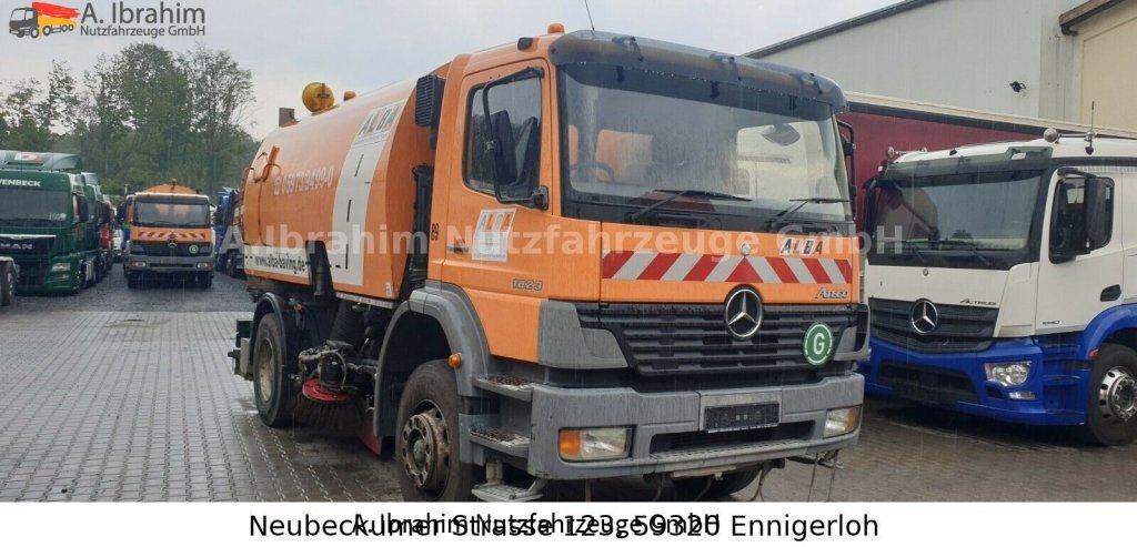 Mercedes-Benz 1823 DB 1823,Optifant 70, 3677 h Betriebsst., 2 Motors, 3 Pedals - 道路清扫机:图1 Mercedes-Benz 1823 DB 1823,Optifant 70, 3677 h Betriebsst., 2 Motors, 3 Pedals - 道路清扫机:图1