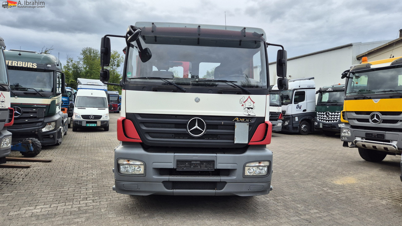 栏板式/ 平板卡车, 起重车 Mercedes-Benz 1833 HIAB Kran, Funk FB Scheckheft gepflegt bei Mercedes:图8 栏板式/ 平板卡车, 起重车 Mercedes-Benz 1833 HIAB Kran, Funk FB Scheckheft gepflegt bei Mercedes:图8