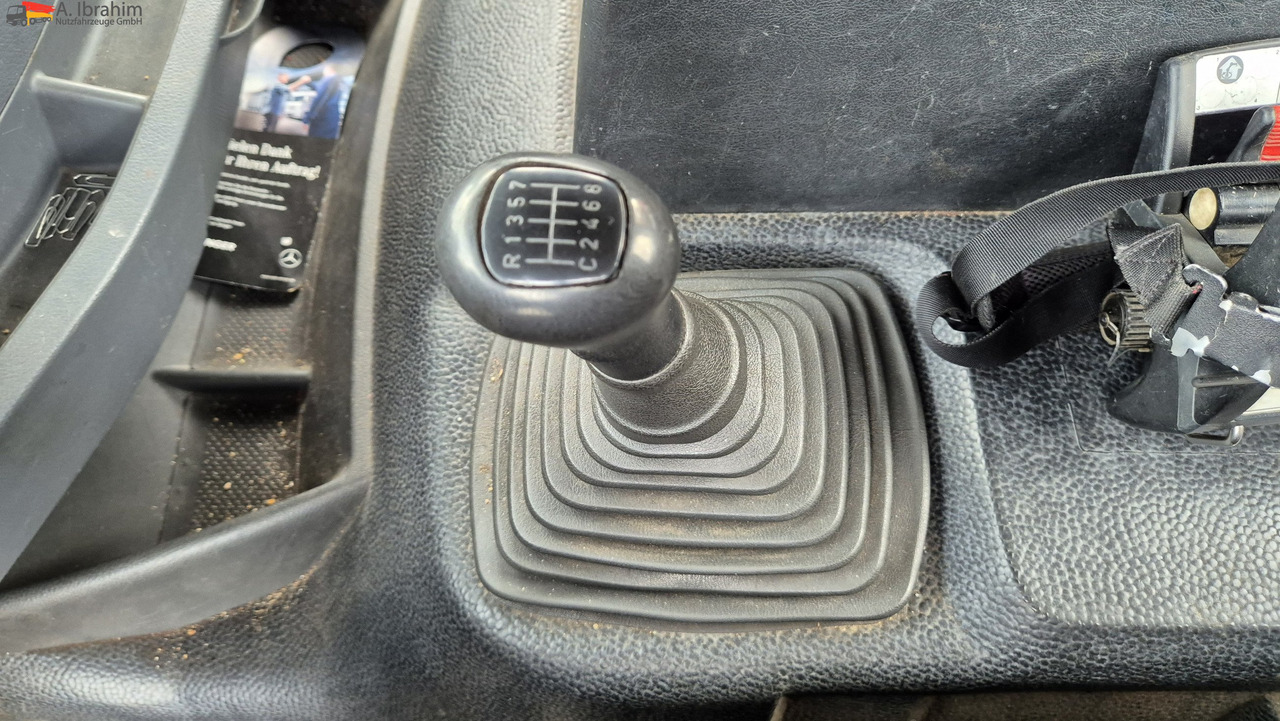 栏板式/ 平板卡车, 起重车 Mercedes-Benz 1833 HIAB Kran, Funk FB Scheckheft gepflegt bei Mercedes:图6 栏板式/ 平板卡车, 起重车 Mercedes-Benz 1833 HIAB Kran, Funk FB Scheckheft gepflegt bei Mercedes:图6