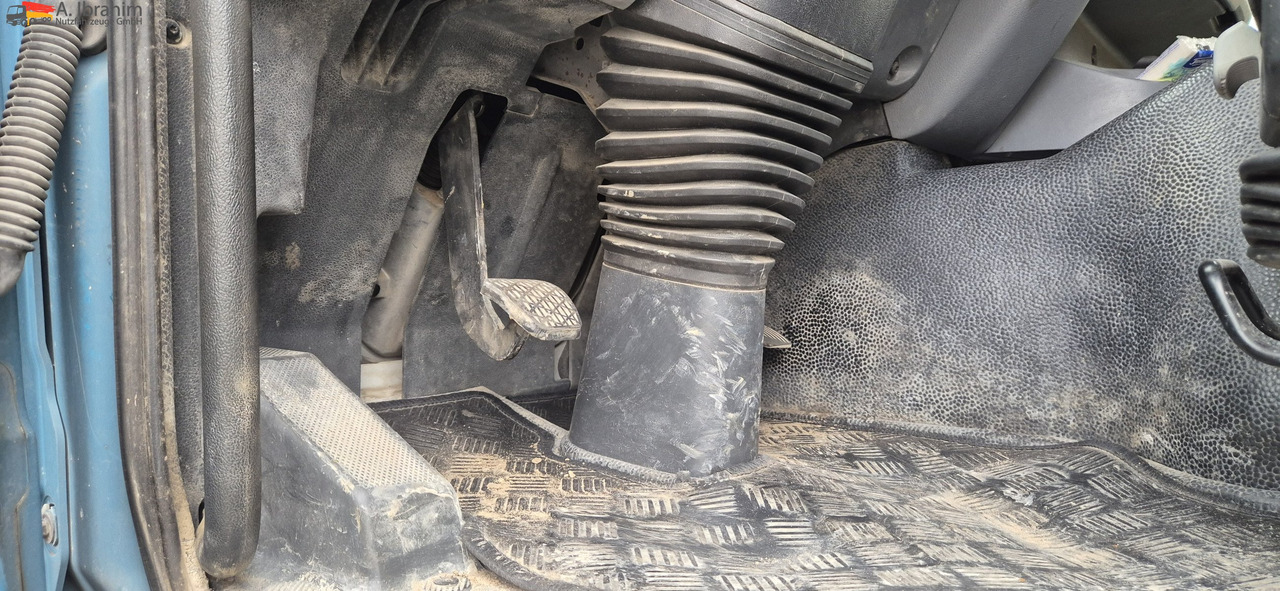 Mercedes-Benz 3241 PM 21-3 Liebherr 7 cbm PUMI Putzmeister Liebherr - 搅拌泵卡车:图4 Mercedes-Benz 3241 PM 21-3 Liebherr 7 cbm PUMI Putzmeister Liebherr - 搅拌泵卡车:图4