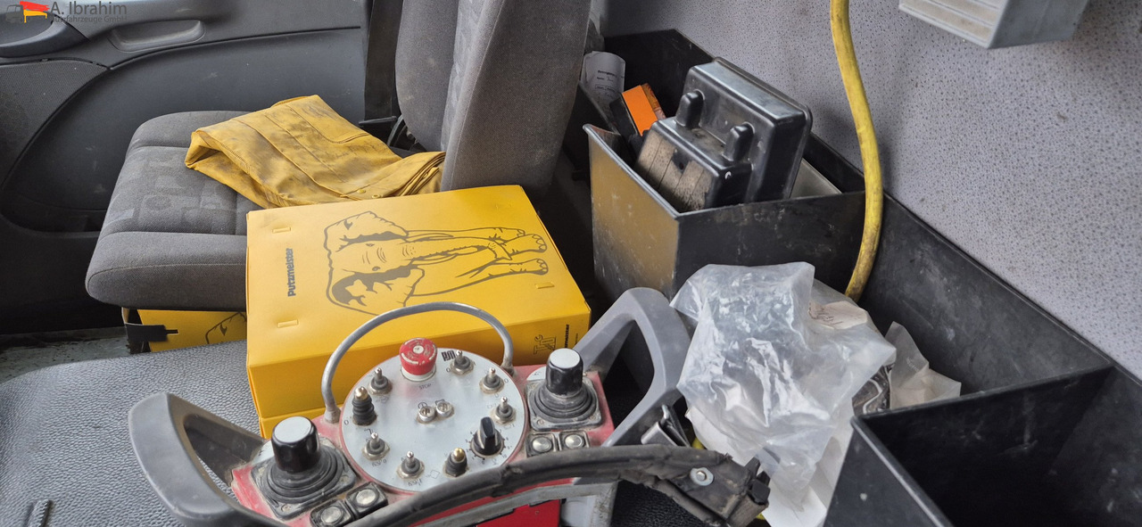 Mercedes-Benz 3241 PM 21-3 Liebherr 7 cbm PUMI Putzmeister Liebherr - 搅拌泵卡车:图3 Mercedes-Benz 3241 PM 21-3 Liebherr 7 cbm PUMI Putzmeister Liebherr - 搅拌泵卡车:图3