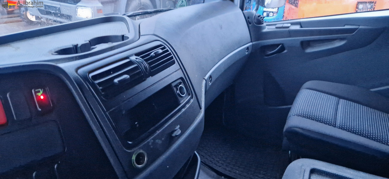 Mercedes-Benz 816 Koffer, LBW - 厢式货车:图2 Mercedes-Benz 816 Koffer, LBW - 厢式货车:图2