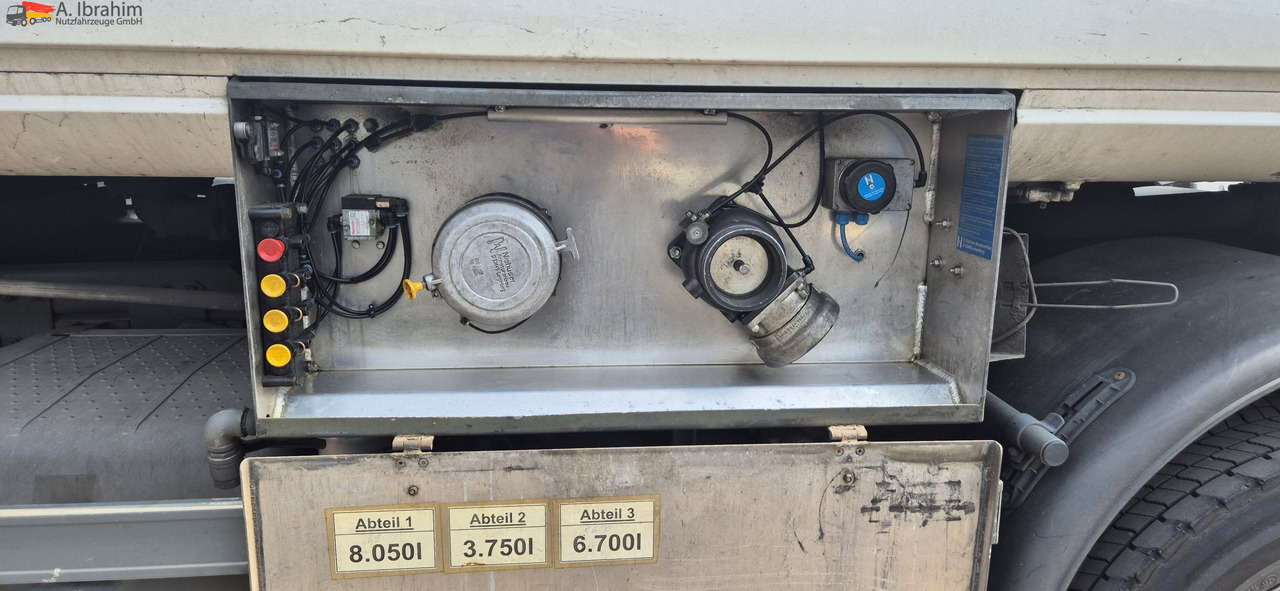 Mercedes-Benz Actros 2536 L 3 Kammern, 19500 L, mp3, Oben Unten Befüllung - 罐车:图5 Mercedes-Benz Actros 2536 L 3 Kammern, 19500 L, mp3, Oben Unten Befüllung - 罐车:图5