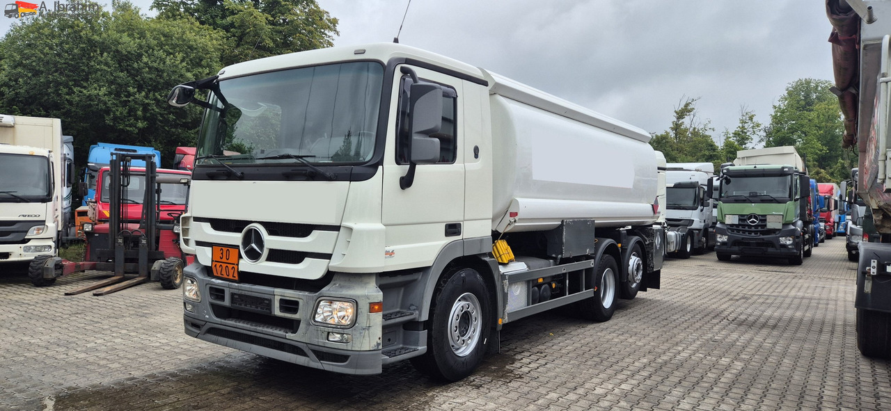Mercedes-Benz Actros 2536 L 3 Kammern, 19500 L, mp3, Oben Unten Befüllung - 罐车:图1 Mercedes-Benz Actros 2536 L 3 Kammern, 19500 L, mp3, Oben Unten Befüllung - 罐车:图1