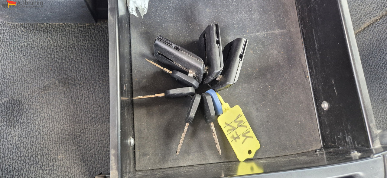 Mercedes-Benz DB 1842H 4x4 Hydrodrive Scheckheft bei Mercedes - 牵引车:图4 Mercedes-Benz DB 1842H 4x4 Hydrodrive Scheckheft bei Mercedes - 牵引车:图4