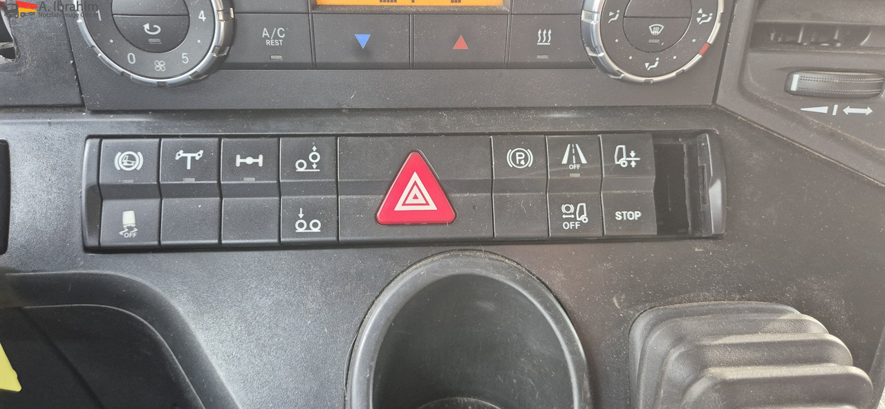 牵引车 Mercedes-Benz DB 2853 4x4x2H Retarder：图6