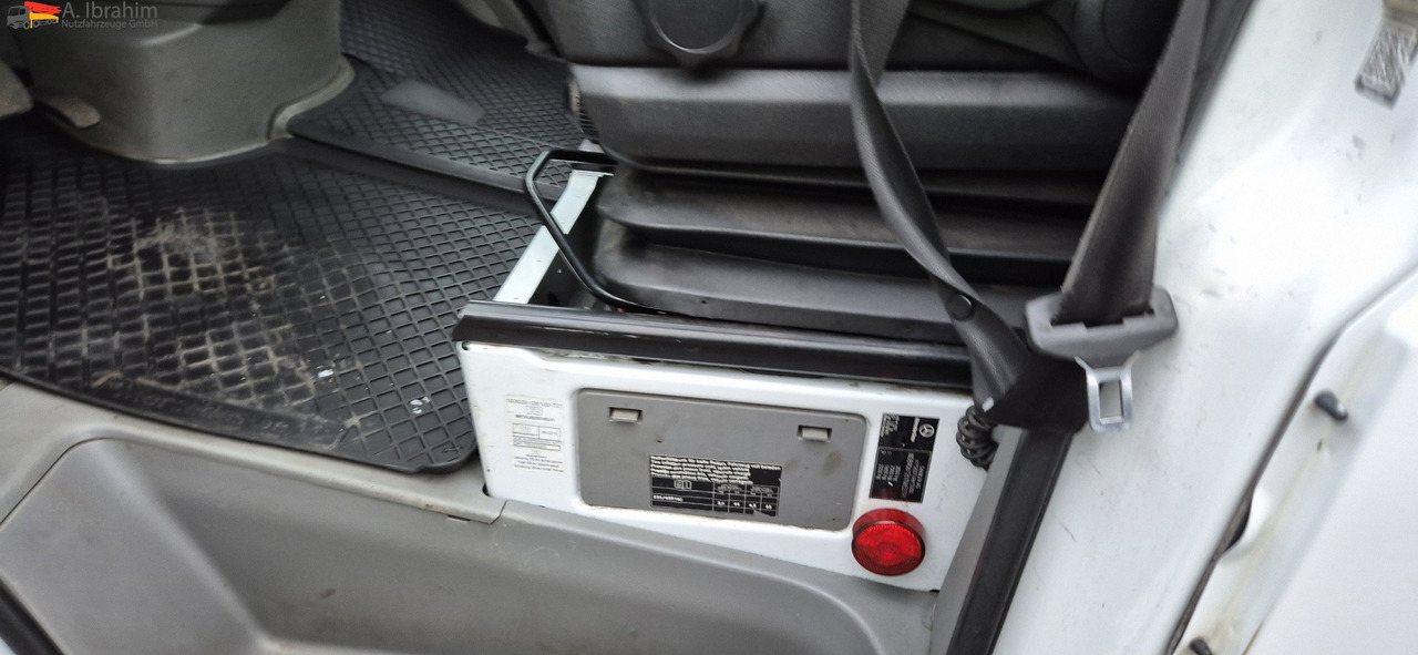 Mercedes-Benz Sprinter DB 319 CDI Automatik, Tempomat, ATM bei 290 tkm - 拖吊车:图4 Mercedes-Benz Sprinter DB 319 CDI Automatik, Tempomat, ATM bei 290 tkm - 拖吊车:图4