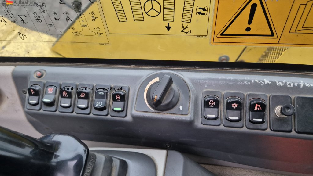 New Holland MH 2.6 Zustand gut, deutsche Maschine incl. Greifer und Dreservo - 轮式挖掘机:图2 New Holland MH 2.6 Zustand gut, deutsche Maschine incl. Greifer und Dreservo - 轮式挖掘机:图2