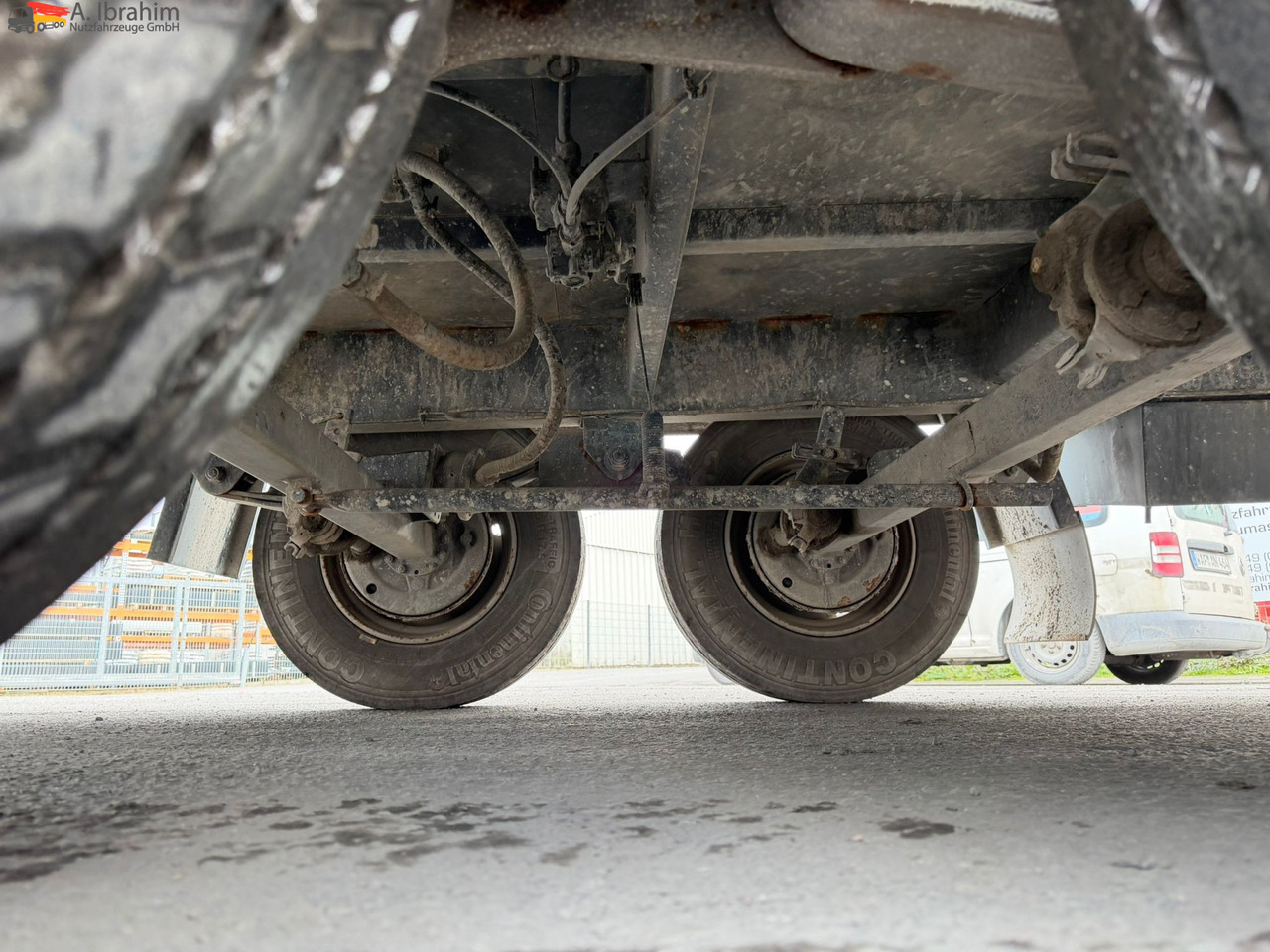 Obermaier TUE110 SDAH Tieflader | | Trommelbremse | Rampen | 7.2 Plattform | Stützfuß vorne - 低装载拖车:图4 Obermaier TUE110 SDAH Tieflader | | Trommelbremse | Rampen | 7.2 Plattform | Stützfuß vorne - 低装载拖车:图4