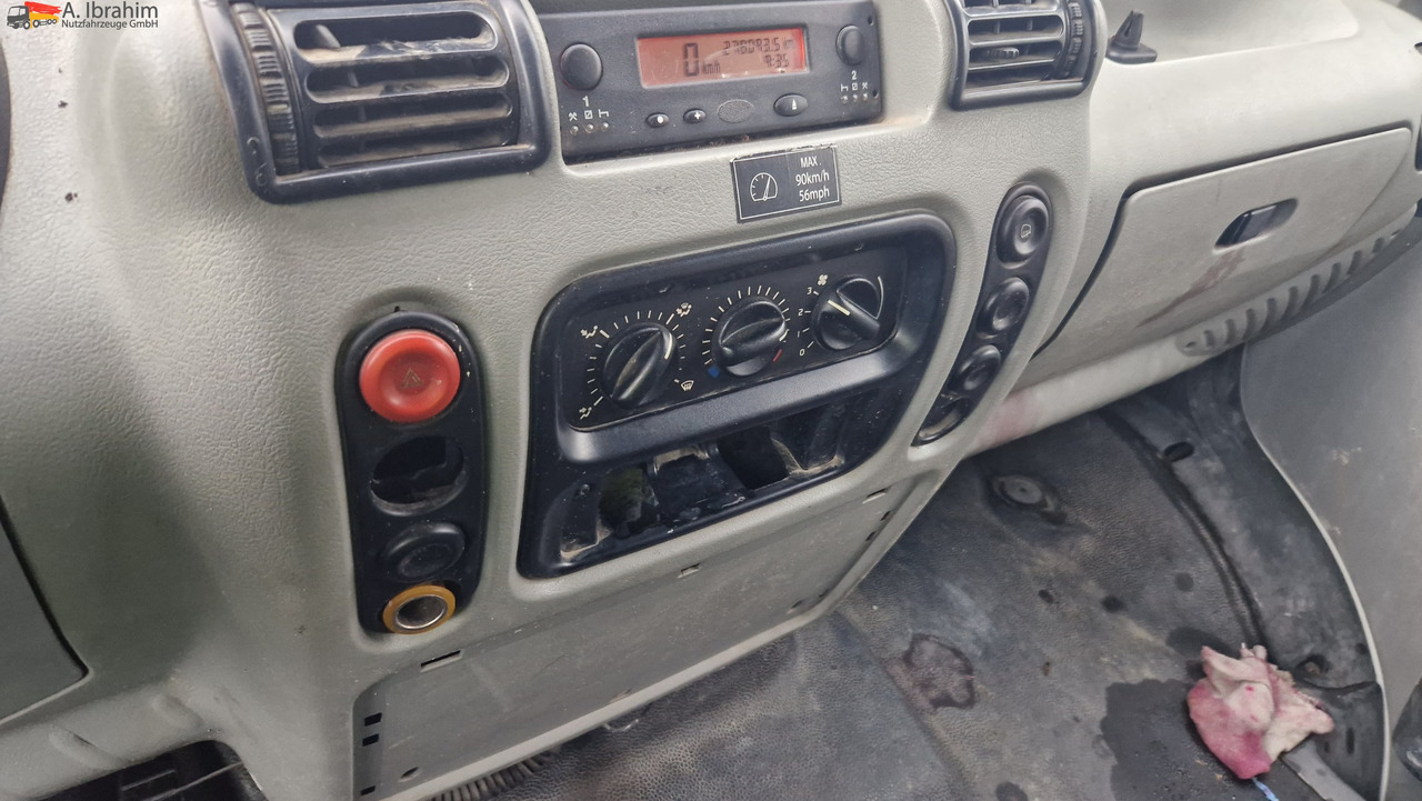 Renault 52AF, zwillingsbereift 2.8 nicht neu, aber läuft, - 无侧窗厢式货车:图4 Renault 52AF, zwillingsbereift 2.8 nicht neu, aber läuft, - 无侧窗厢式货车:图4
