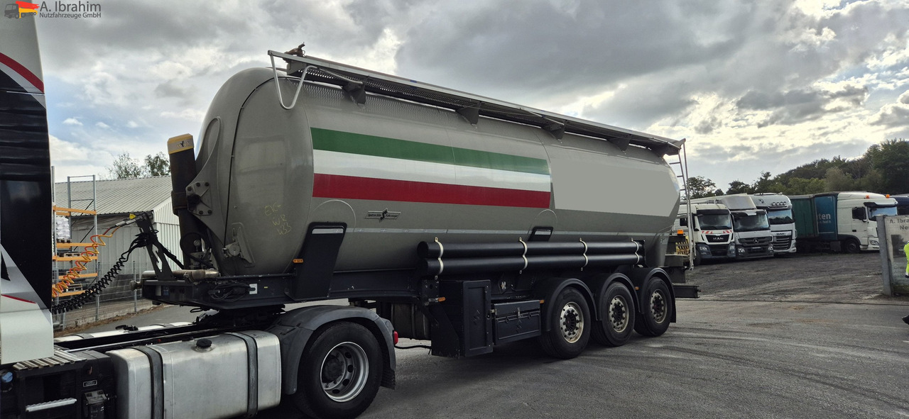 SPITZER SKL2745CAL leichter Anfahrschaden elektr. Pumpe - 筒仓拖车:图1 SPITZER SKL2745CAL leichter Anfahrschaden elektr. Pumpe - 筒仓拖车:图1