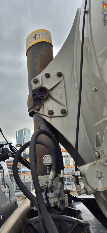 SPITZER SKL2745CAL leichter Anfahrschaden elektr. Pumpe - 筒仓拖车:图2 SPITZER SKL2745CAL leichter Anfahrschaden elektr. Pumpe - 筒仓拖车:图2