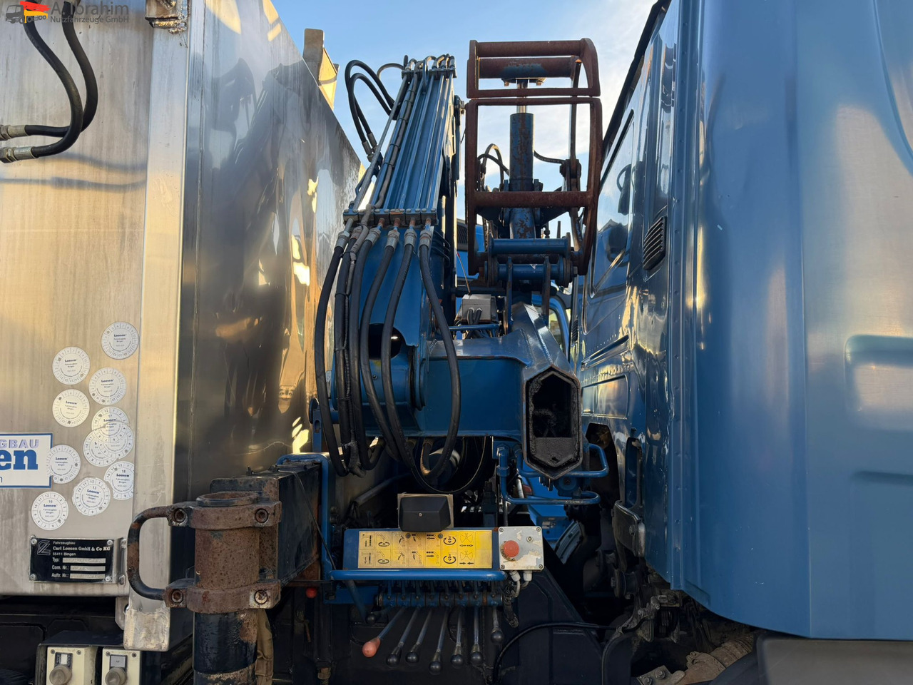 Scania B4X2 Edelstahlkipper für Tierkörperbeseitigung Kran MKG - 垃圾车:图5 Scania B4X2 Edelstahlkipper für Tierkörperbeseitigung Kran MKG - 垃圾车:图5