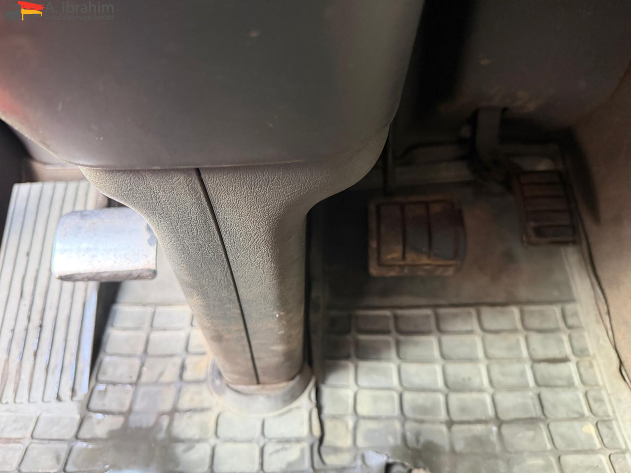 Volvo FH12-420 8x2 Fahrzeugpapiere Schweiz - 吊钩升降车:图2 Volvo FH12-420 8x2 Fahrzeugpapiere Schweiz - 吊钩升降车:图2