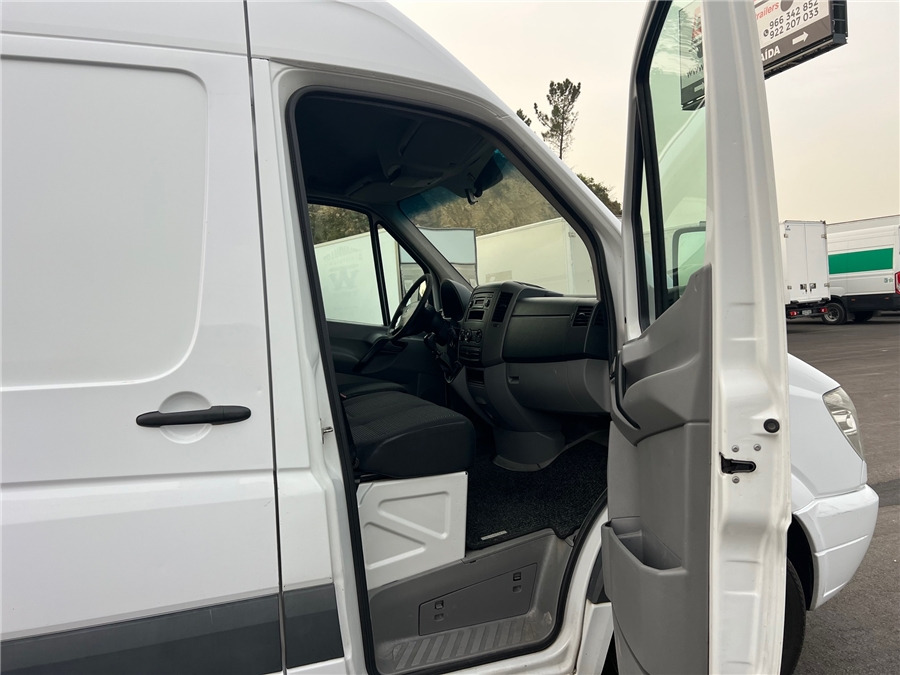 无侧窗厢式货车 MERCEDES-BENZ SPRINTER 315CDI：图12