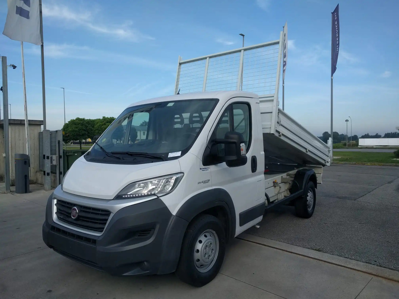 FIAT DUCATO RIBALTABILE - 翻斗货车:图1 FIAT DUCATO RIBALTABILE - 翻斗货车:图1