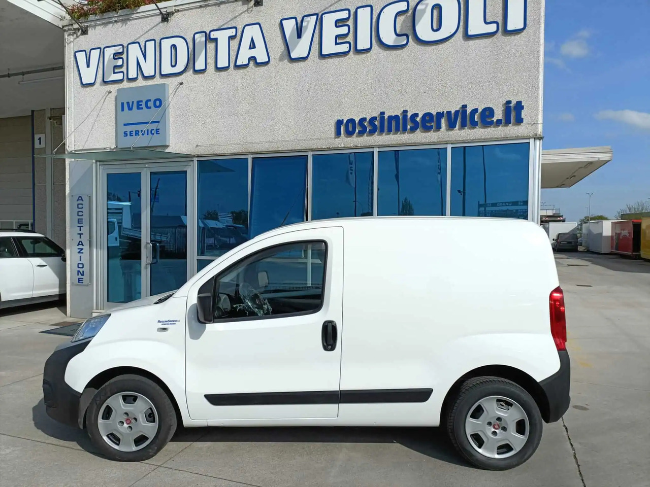 FIAT FIORINO SX - 无侧窗厢式货车:图3 FIAT FIORINO SX - 无侧窗厢式货车:图3