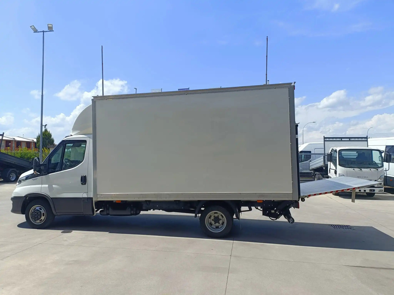 FURGONATURA BOX IDEALE PER IVECO DAILY - 可拆卸车身 - 厢式:图1 FURGONATURA BOX IDEALE PER IVECO DAILY - 可拆卸车身 - 厢式:图1