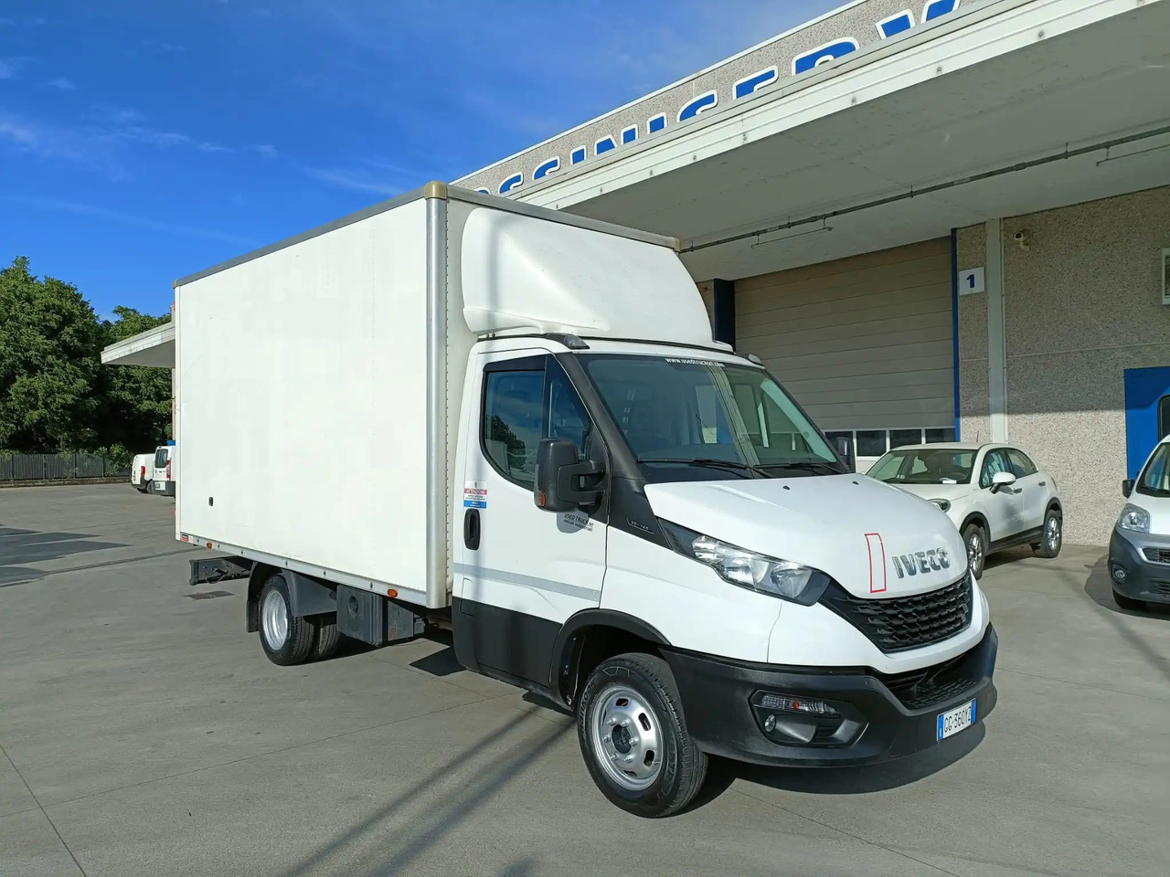 IVECO 35C14 FURGONATO BOX - 厢式货车:图1 IVECO 35C14 FURGONATO BOX - 厢式货车:图1
