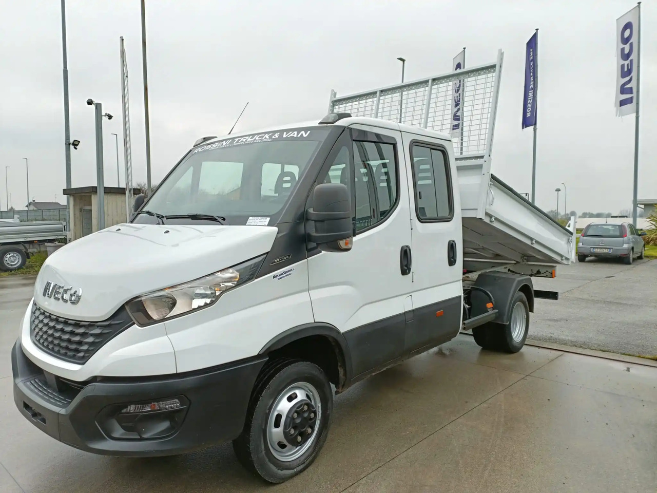 IVECO DAILY 35C14 DOPPIA CABINA RIBALTABILE 2.3 - 翻斗货车:图4 IVECO DAILY 35C14 DOPPIA CABINA RIBALTABILE 2.3 - 翻斗货车:图4