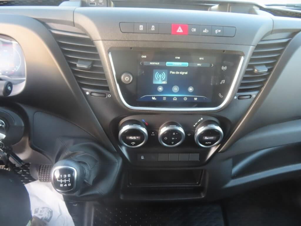 IVECO DAILY 35C16 3000 cc KM 0 - 厢式货车:图3 IVECO DAILY 35C16 3000 cc KM 0 - 厢式货车:图3