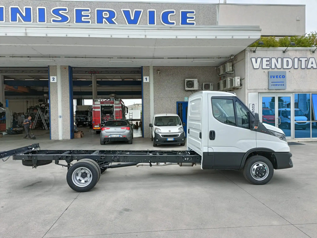 IVECO DAILY 35C18 MOD. 2025 A TELAIO NUOVO - 小型货车:图4 IVECO DAILY 35C18 MOD. 2025 A TELAIO NUOVO - 小型货车:图4