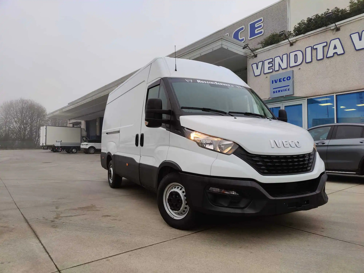 IVECO DAILY 35S14 3520L LH2 - 无侧窗厢式货车:图1 IVECO DAILY 35S14 3520L LH2 - 无侧窗厢式货车:图1